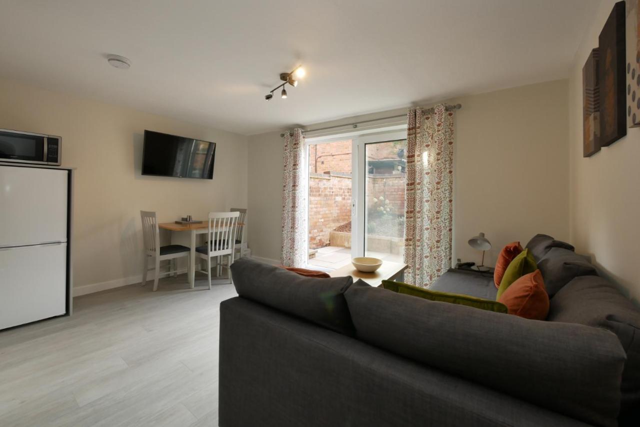 Crewe Short Lets 8 Victoria Court, Crewe Apartment Exterior photo